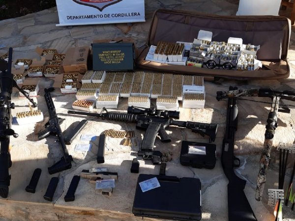 Hallan arsenal en grupo habitacional de Caacupé