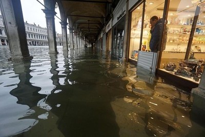 "Devastación apocalíptica": La segunda mayor marea en Venecia deja dos muertos y el 80 % de la ciudad inundada - ADN Paraguayo