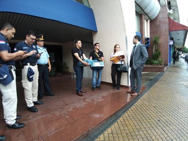 Ramón González Daher y su hijo fueron imputados por lavado de dinero y usura. Fiscal pide prisión para ambos - ADN Paraguayo