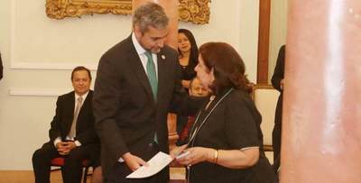 Maribel Barreto, con su libro “Hijo de la Revolución”, recibió el Premio Nacional de Literatura - ADN Paraguayo