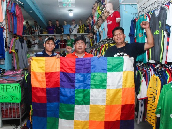 Bolivianos del Mercado 4 temen que ahora haya más racismo en su país
