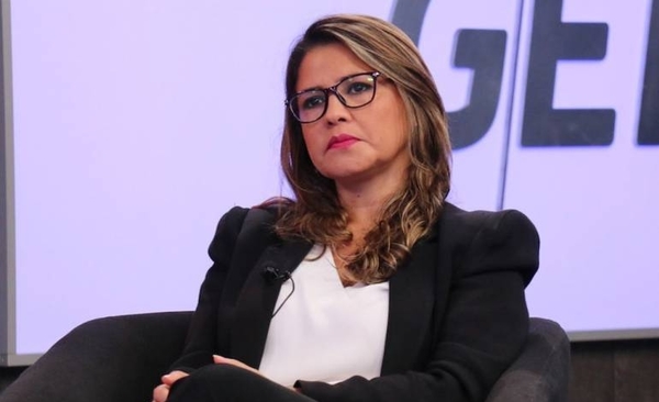 HOY / Renuncia el ministro de Justicia y asume Cecilia Pérez