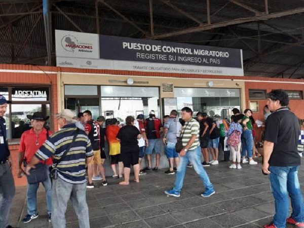 Migraciones desvincula a funcionarios denunciados por hincha de Colón