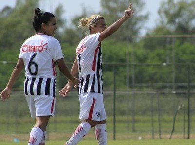 La lluvia obliga a suspender la jornada del fútbol femenino