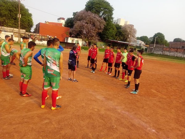 Desorden en River Plate: Cobran a jugadores de inferiores para entrenar y amenazan: 'El que no paga ya no va a practicar'