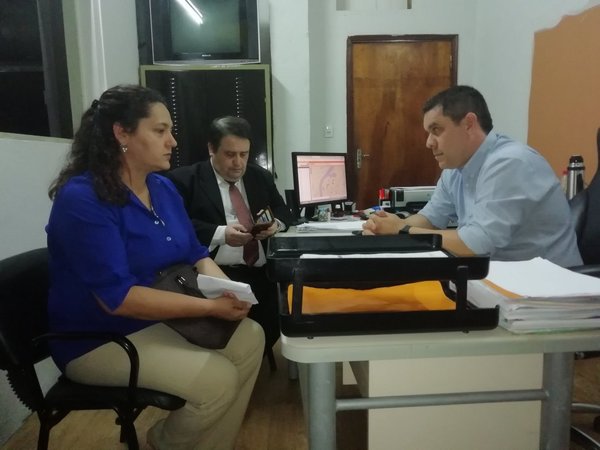 Funcionario habría vendido dos vehículos de la Corte