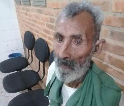Abuelito sin familiares se refugia en hospital regional | Radio Regional 660 AM