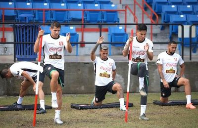 Oblitas considera “inconcebible” cancelación de amistoso - Fútbol - ABC Color