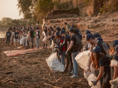 Voluntarios de Corona interceptan más de 30 mil kilos de residuos del río Paraguay