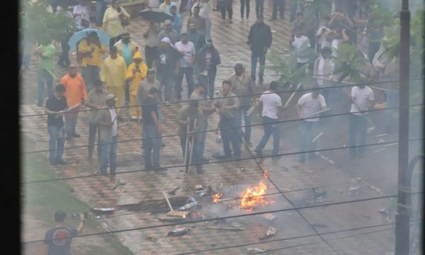 ¡Una locura! El bombardeo al Congreso resumido en imágenes