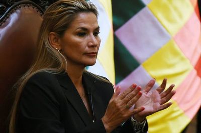 Presidenta interina nombra nueva cúpula militar y niega “golpe” en Bolivia - Mundo - ABC Color