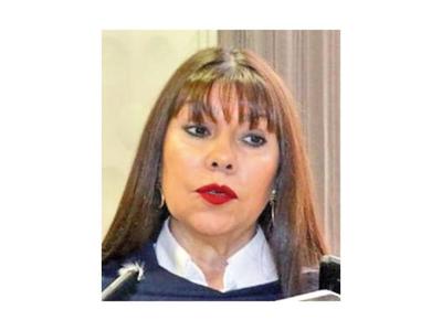 Legisladora critica forma de lograr aumento a docentes