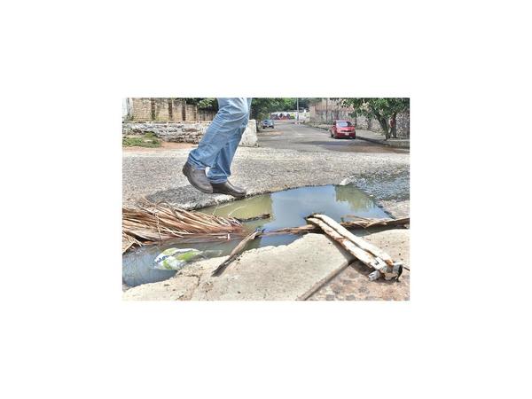 Vecinos urgen que se abra calle amurallada en Varadero