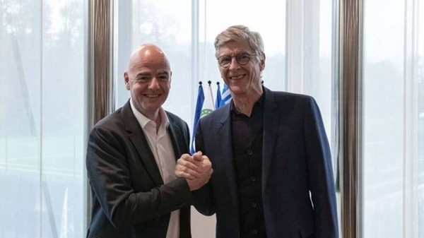 HOY / La FIFA anuncia el fichaje de Wenger como director de Desarrollo Mundial