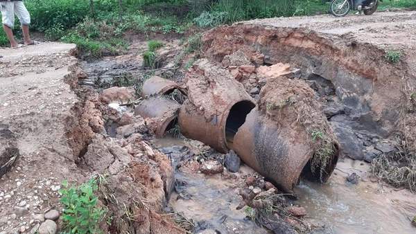 Camino destrozado en Horqueta