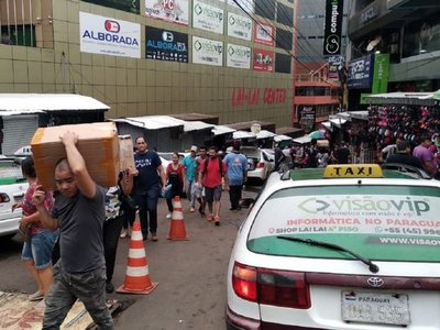Masiva concurrencia al inicio del Black Friday en Ciudad del Este