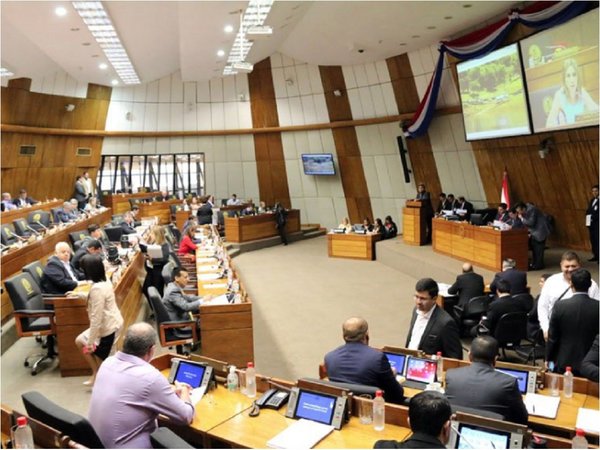Sigue el bochorno: Fracasa segundo intento de continuar estudio del PGN en Diputados