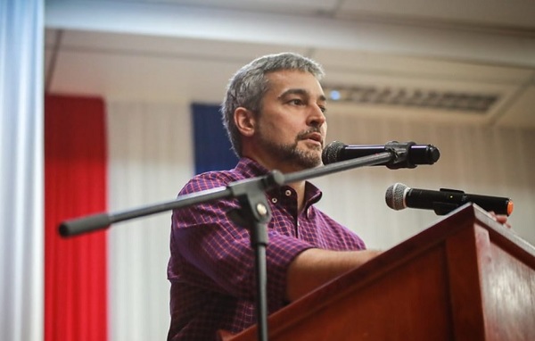 Abdo Benítez pide reponer a madre de dirigente estudiantil