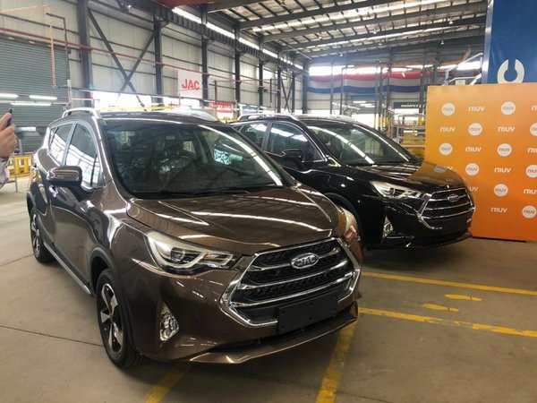 Choferes de MUV podrán tener autos 0Km gracias a un acuerdo con Reimpex