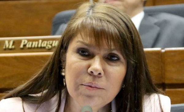 HOY / “Una partida de maestras burras tenemos”, dice diputada Amarilla