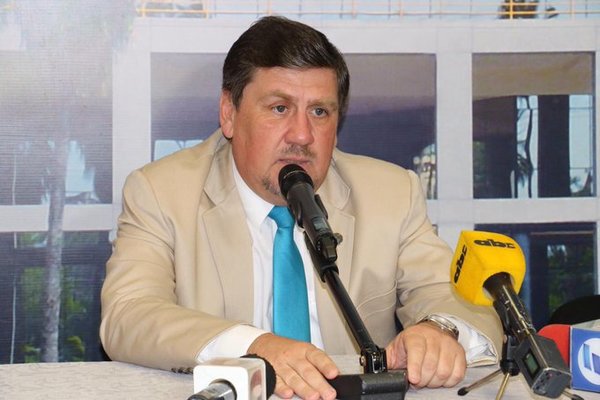 Llano resalta importancia del trabajo de los parlasurianos