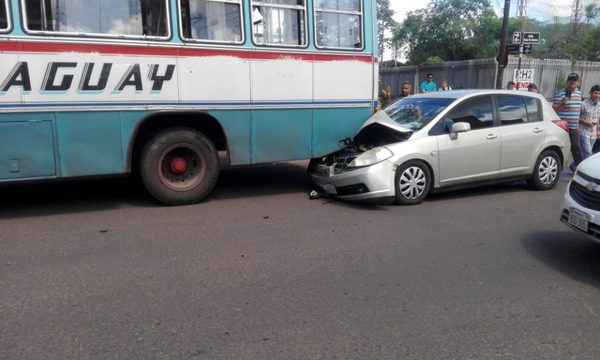 Aparatoso accidente vehicular sobre general Santos