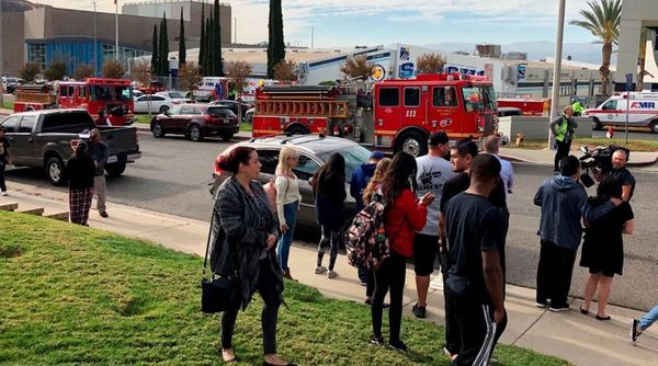 Dos personas fallecieron en un tiroteo en una escuela de California » Ñanduti