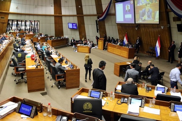 Aumento para docentes correrá desde abril