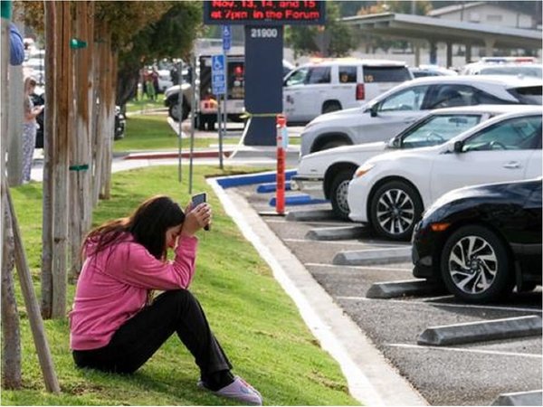 Confirman víctimas fatales tras tiroteo en escuela de Los Ángeles