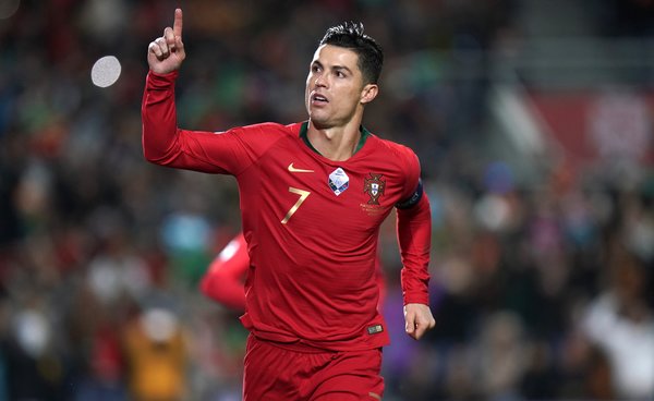 Cristiano deja a Portugal a un paso de la Euro 2020