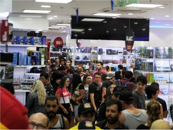 Black Friday de CDE atrajo a un aluvión de compradores