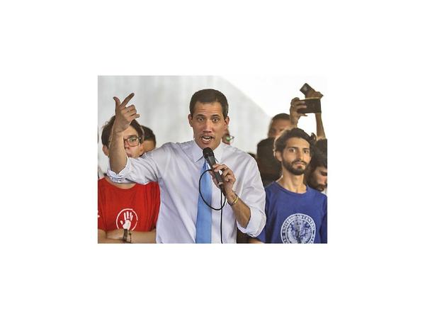 Inspirado en Bolivia, Guaidó trata de presionar a Maduro