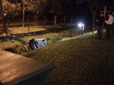 Aparatoso accidente en Villa Elisa - Nacionales - ABC Color