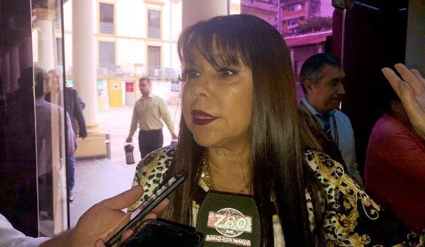 Celeste Amarilla es “una descarada”, dicen docentes a los que llamó “burros” - ADN Paraguayo
