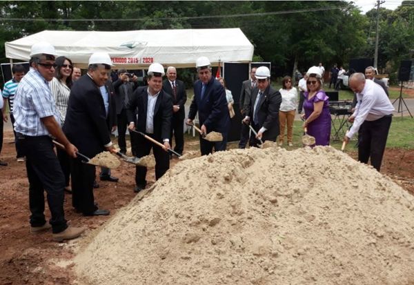 Palada inicial para construcción de Juzgado de Paz de Altos