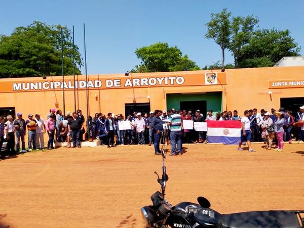 Estudiantes de Arroyito denuncian agresiones en manifestación