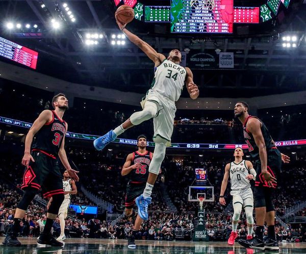 Antetokounmpo, demoledor - Básquetbol - ABC Color