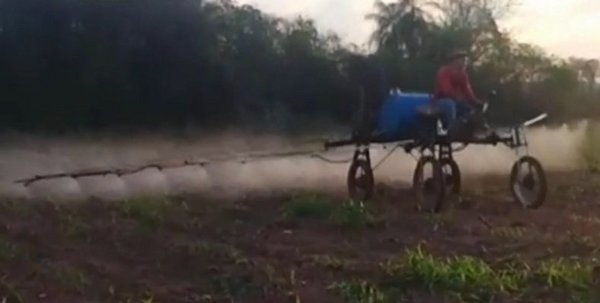 Joven crea un novedoso vehículo para riego de cultivo | Noticias Paraguay
