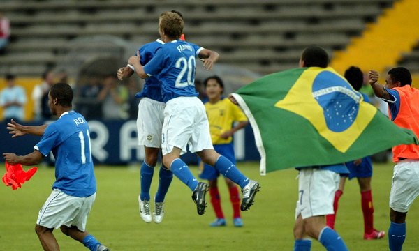 Brasil remontó ante Francia y se cita en la final del Mundial con México