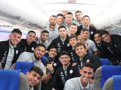 Plantilla de la Albirroja va rumbo a Arabia Saudita