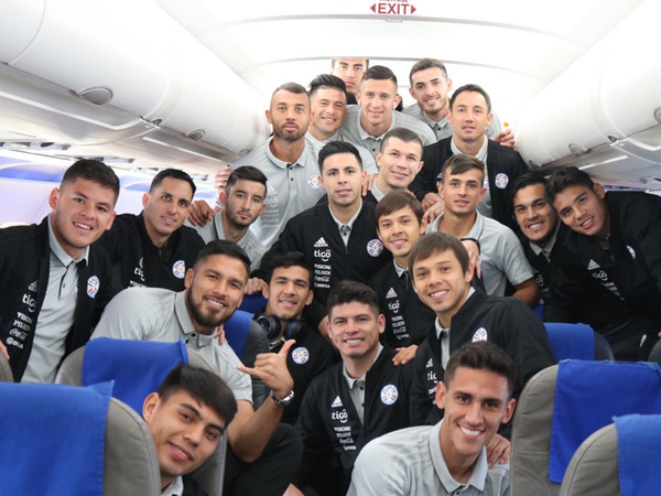 Plantilla de la Albirroja va rumbo a Arabia Saudita