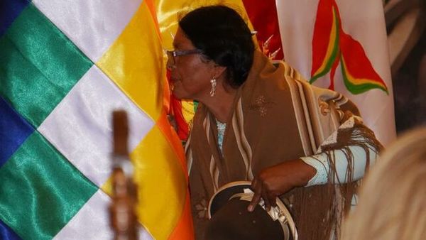 Una mujer aimara destaca en el gabinete del Gobierno transitorio de Bolivia - .::RADIO NACIONAL::.