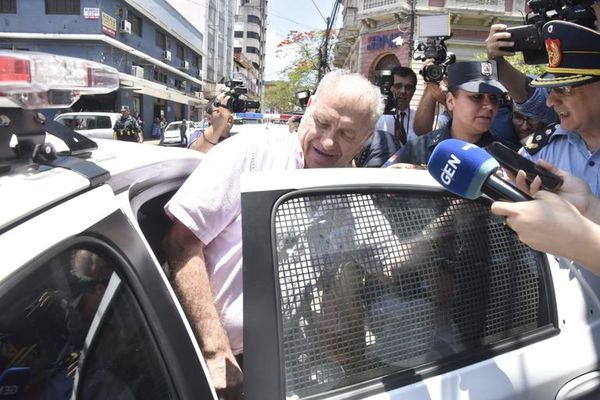 Ramón González Daher y su hijo ya están frente al juez Otazú - Nacionales - ABC Color