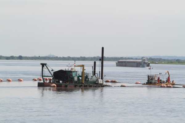 Paraguay y Argentina dragarán río Paraná para permitir su navegabilidad | .::Agencia IP::.