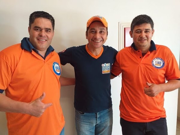 ITAPUENSES GANADORES DE Gs. 100 MILLONES Y UN AUTO 0 KM CON TELEBINGO TRIPLE