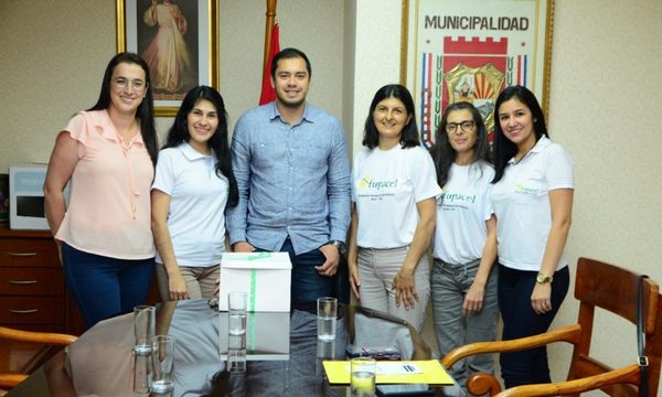 Prieto firma convenio de cooperación con la Fundación de Celiacos de CDE