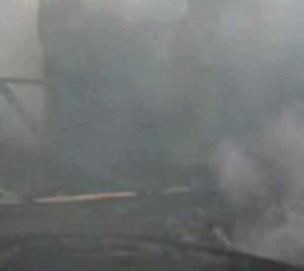 Carpintería arde en llamas en CDE - Paraguay.com