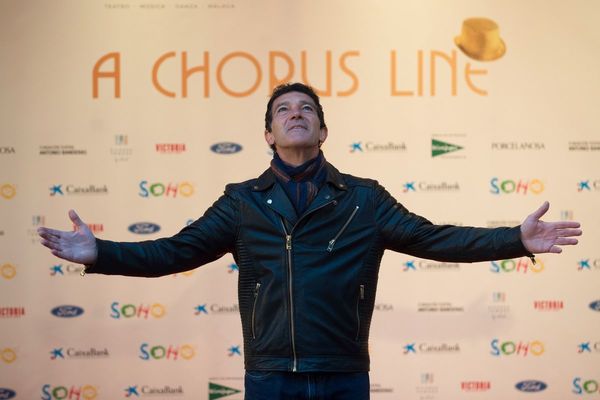 Banderas inaugura su ansiado teatro en España, con actuación propia