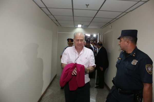 Juez manda presos a Ramón González Daher y a su hijo