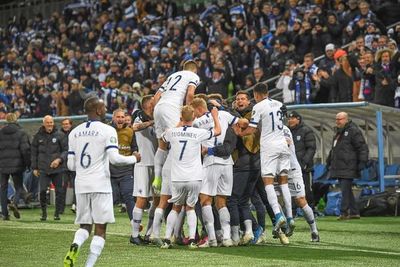 Finlandia hace historia: jugará su primera Eurocopa - Fútbol - ABC Color